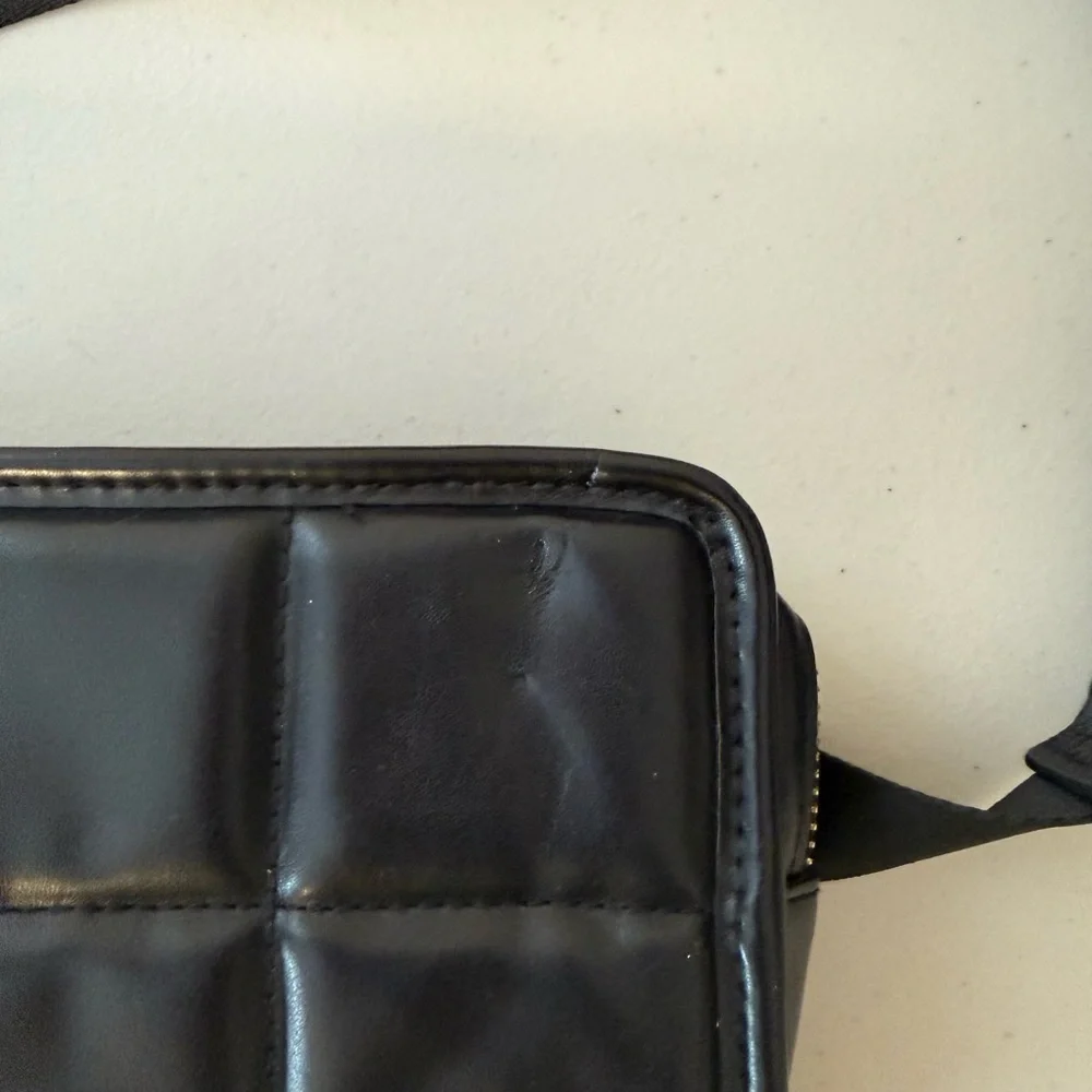 Amanda Uprichard Black Puffy Belt Bag Quilted Chocolate Bar Crossbody-black
